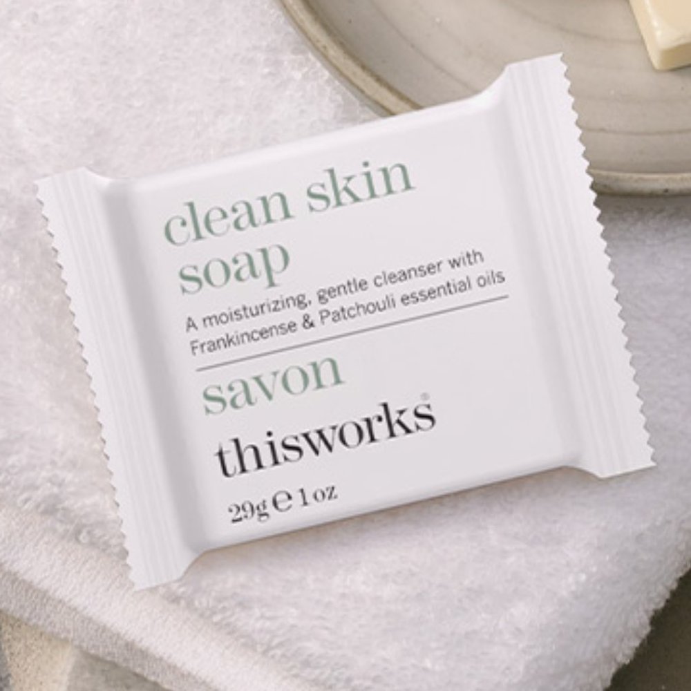 ๐ธ New ๐ธ This Works Clean Skin Body Soap, 29 g, 1 oz, Travel size - Picture 1 of 4